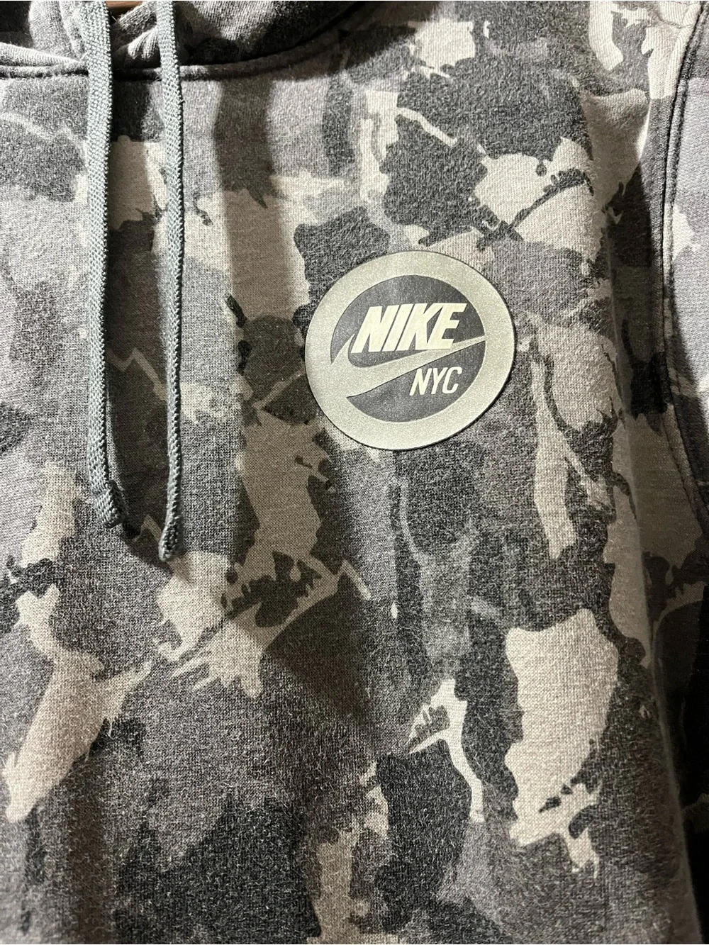 Nike Men’s Gray Camo Hoodie Sweatshirt Small